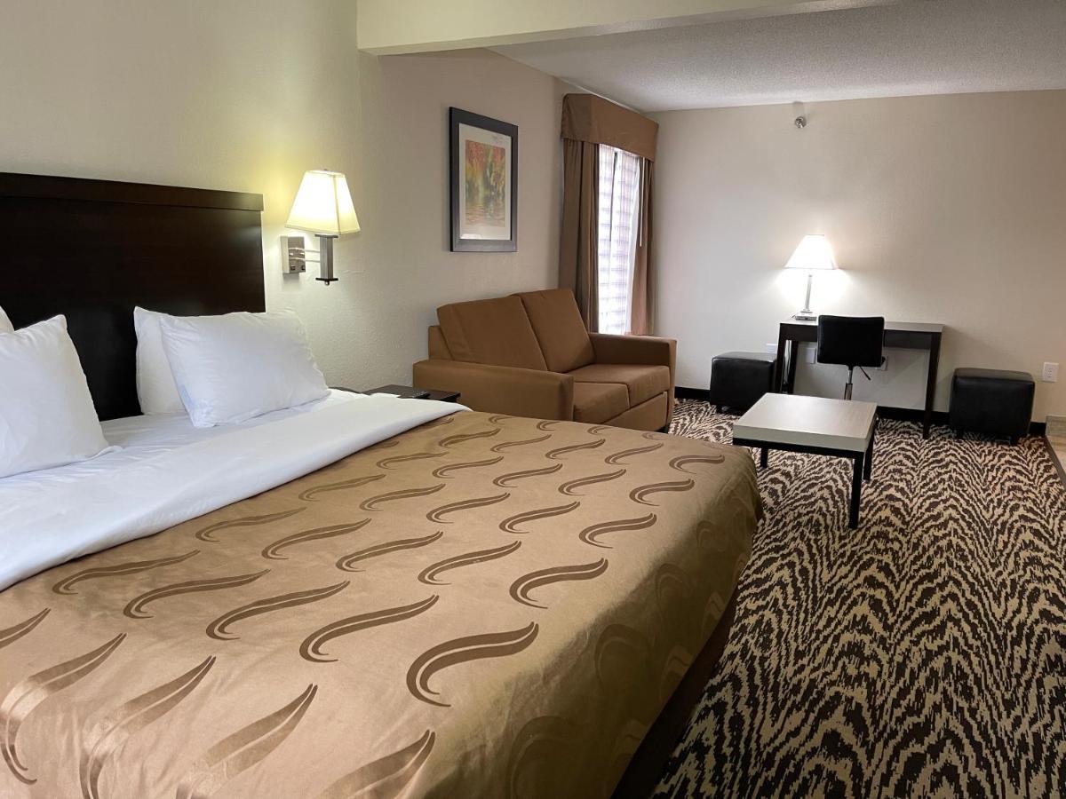 Quality & I-40 Hotel Clemmons