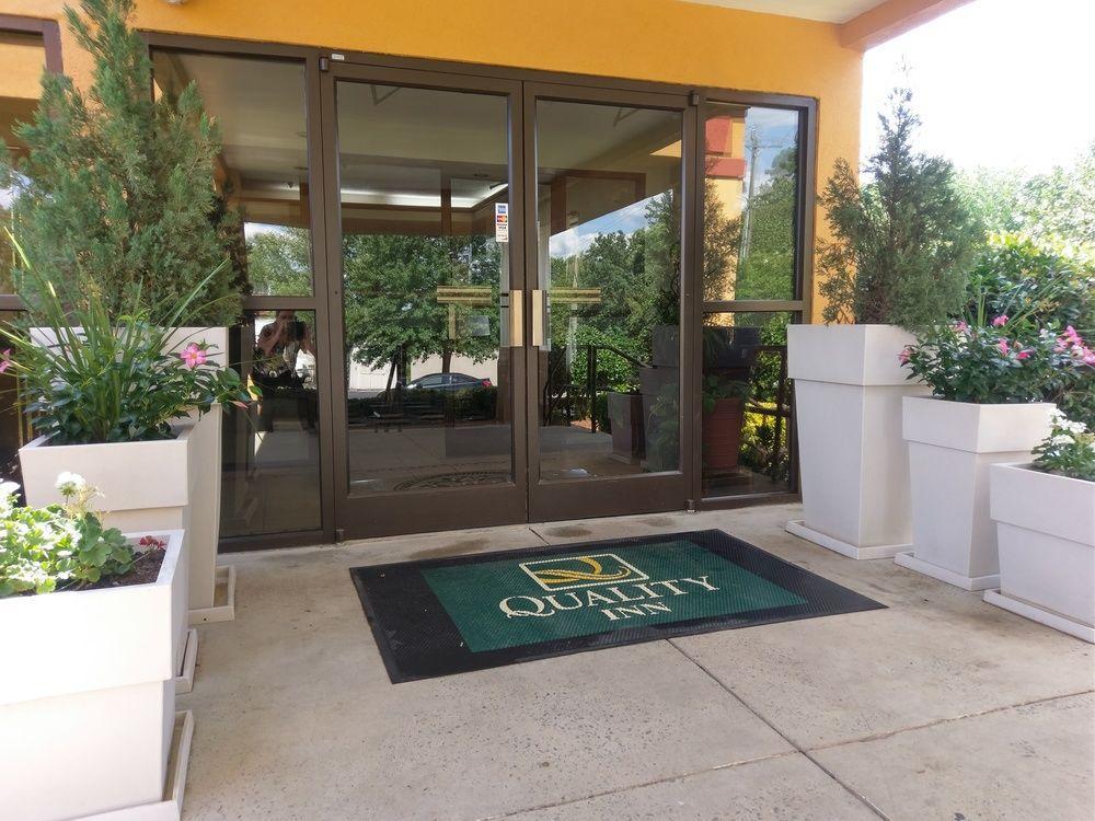 Quality & I-40 Hotel