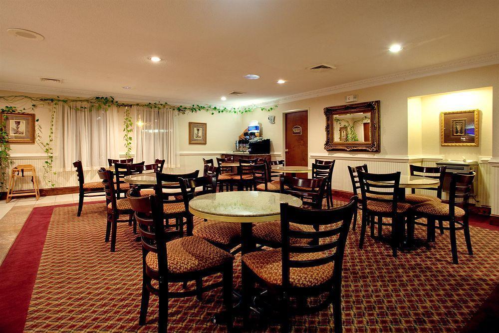 Hotel Quality & I-40 2*